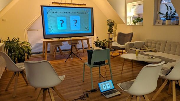 Tips: How to organize a PowerPoint-Karaoke-Night/-Party with friends